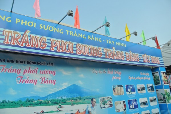 le-hoi-banh-trang-phoi-suong-2016 (1)