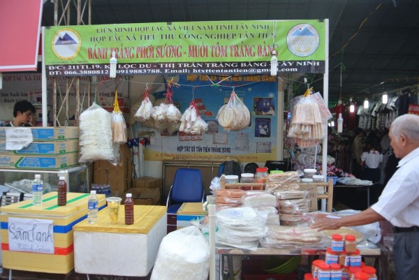 le-hoi-banh-trang-phoi-suong-2016 (3)